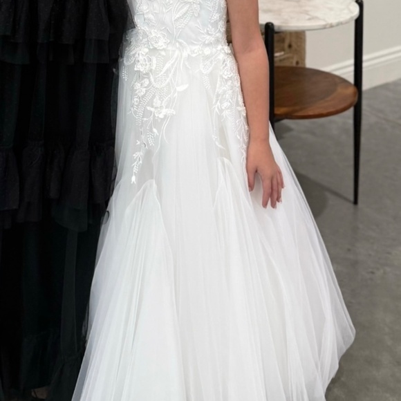 Anthropology: PRINCESS DALIANA ILLUMINATED 3D FLOWER GIRL DRESS - Picture 5 of 5